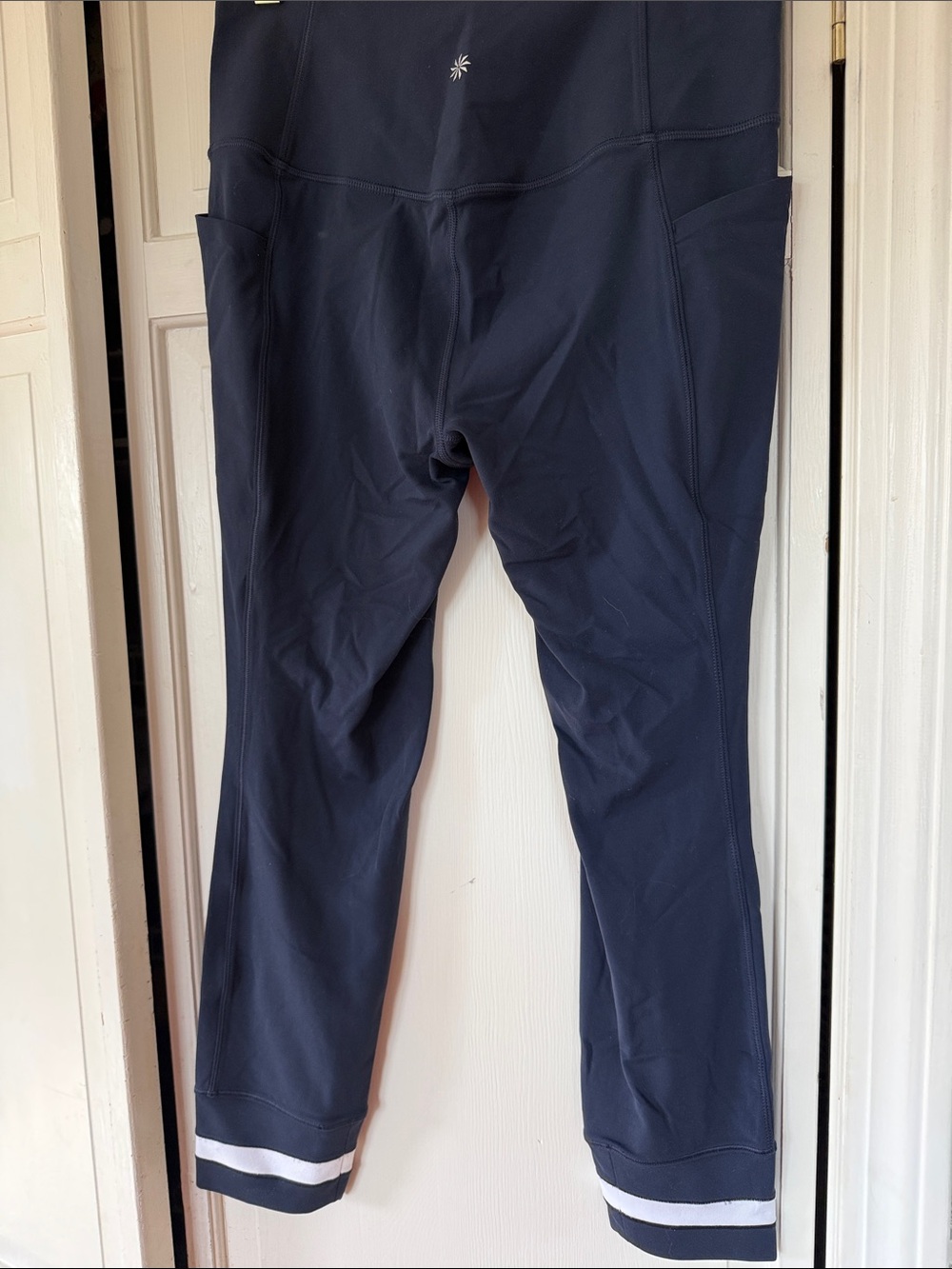Athleta salutation stash 7/8 length legging NEVER WORN!